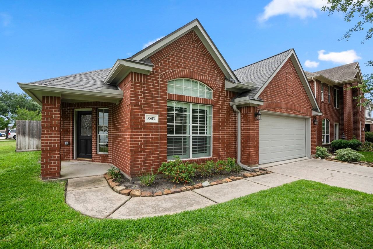 5803 Sawyer Bend Ln - Photo 3 of 42