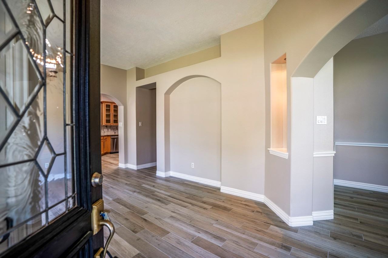 5803 Sawyer Bend Ln - Photo 5 of 42