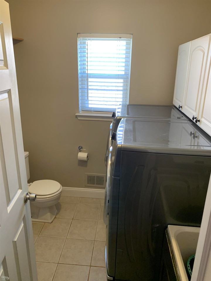 4951 Fox Hill Dr - Photo 4 of 16