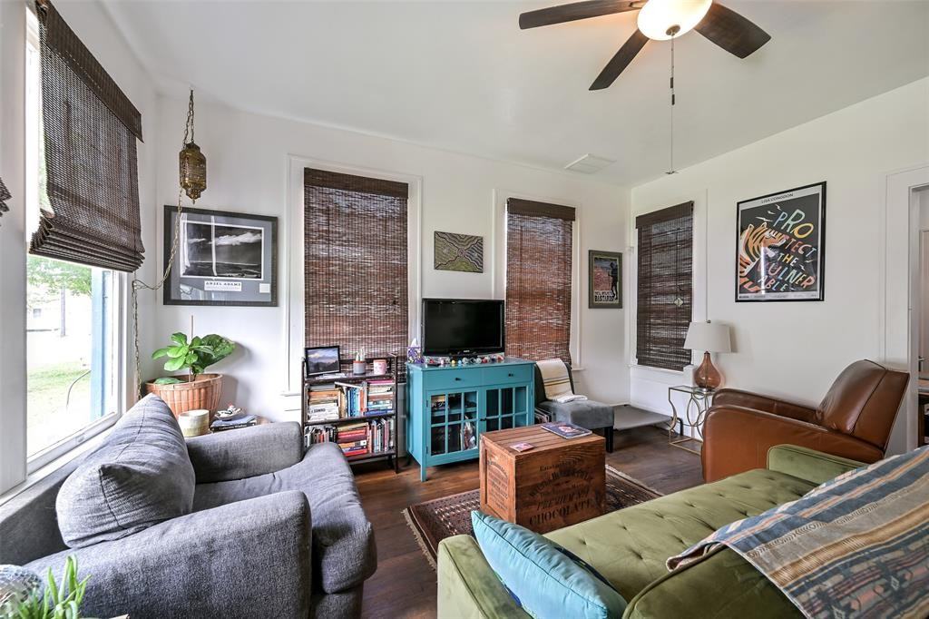 4307 Avenue Q 1/2 - Photo 5 of 46