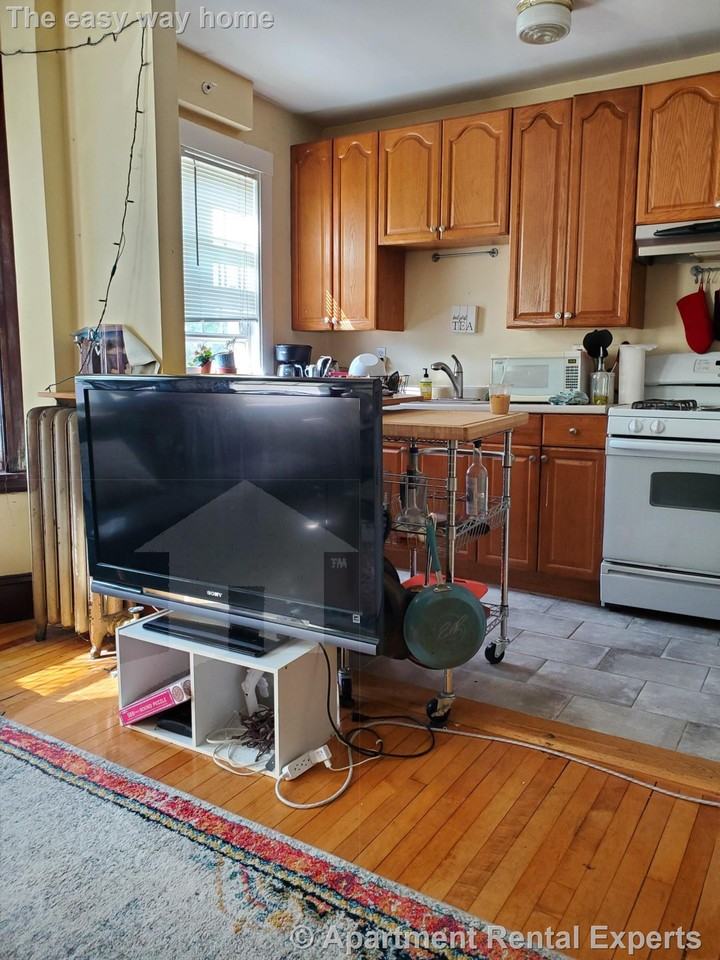 154 Magazine St #21 - Photo 4 of 13