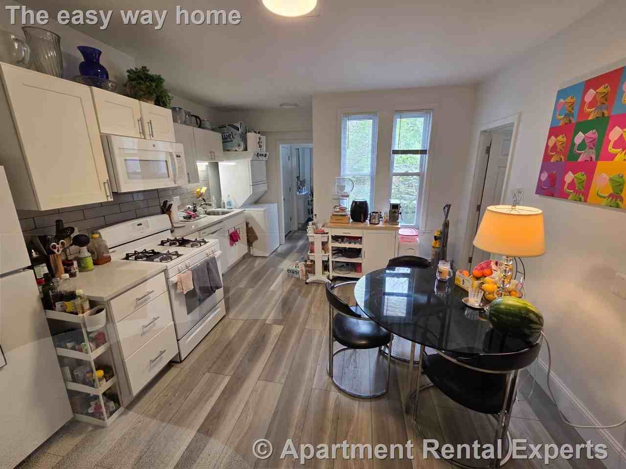 254 Windsor St #3R - Photo 2 of 12