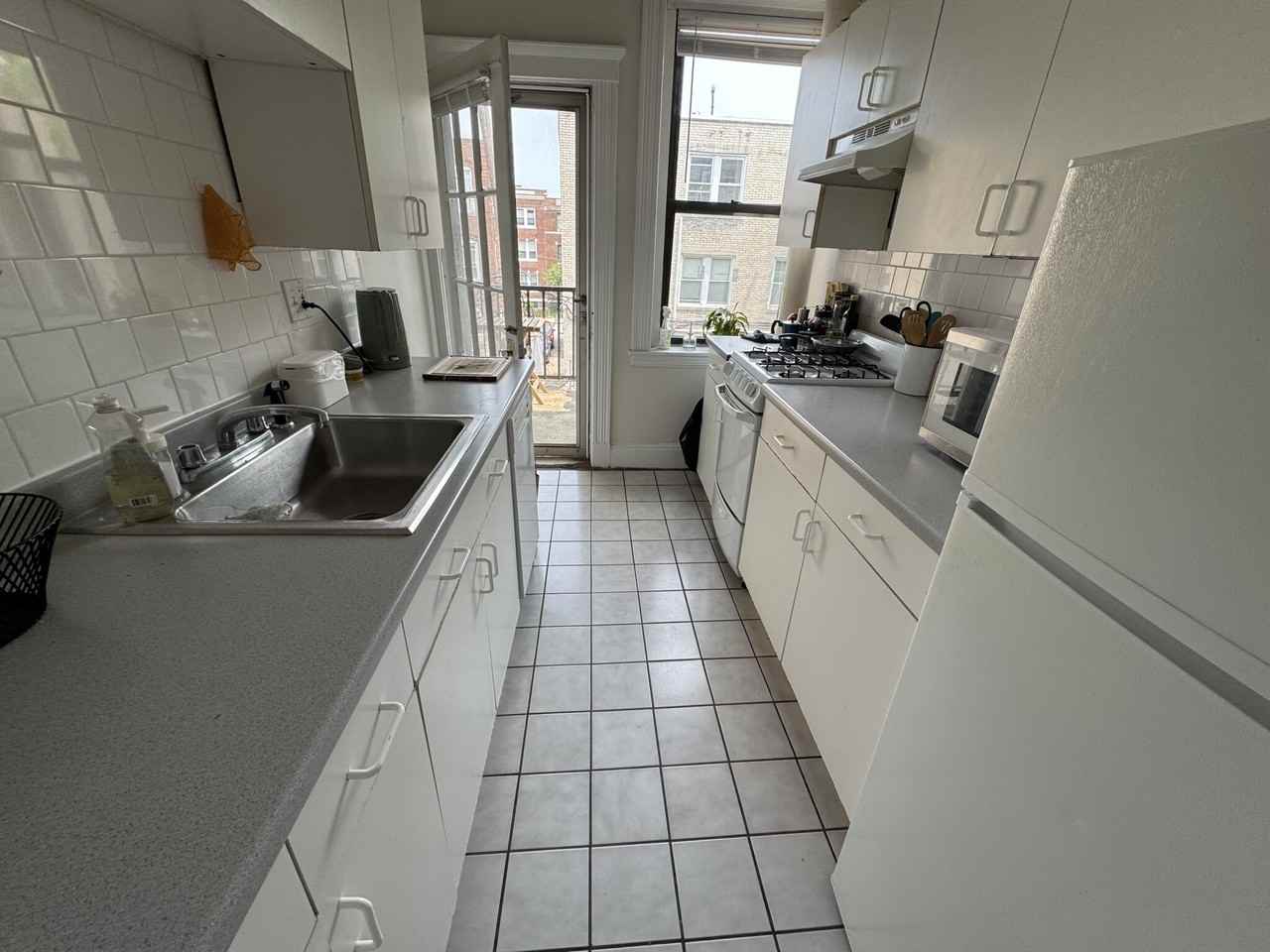 11 Carol Ave #7 - Photo 4 of 18