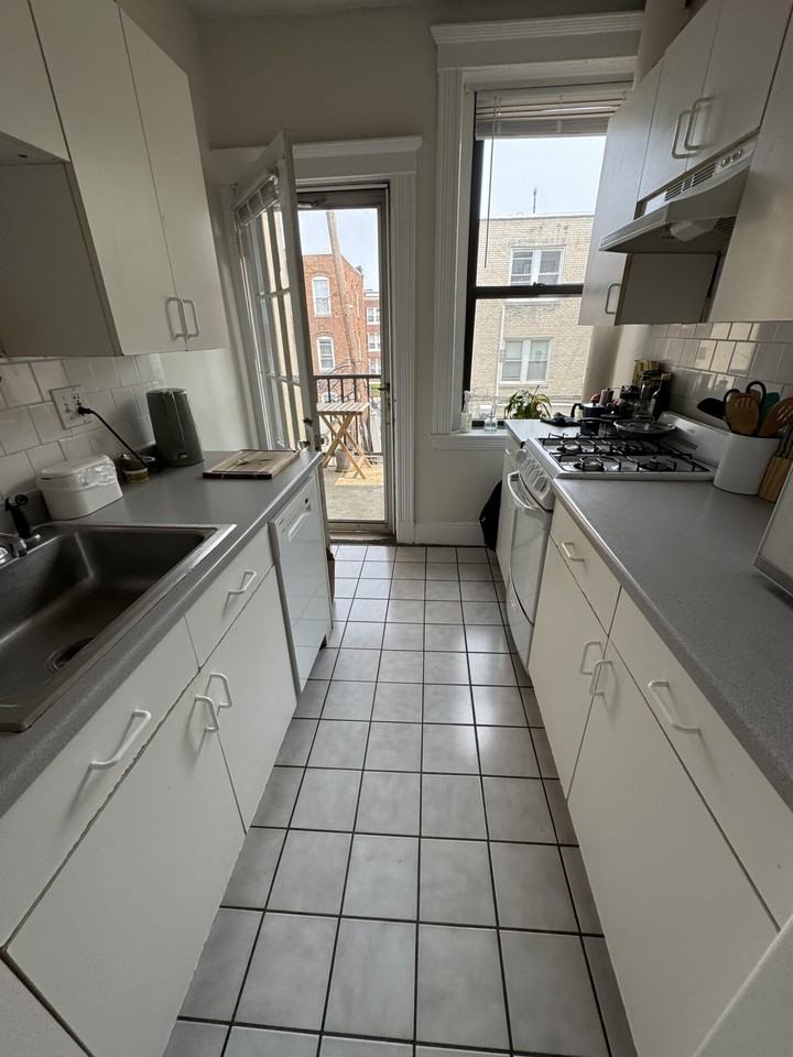 11 Carol Ave #7 - Photo 6 of 18