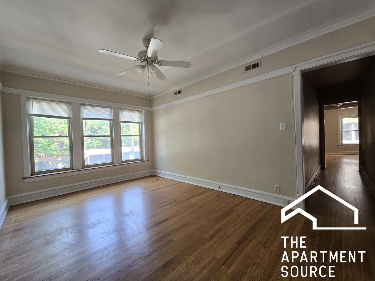 1969 W Foster Ave #1 - Photo 3 of 10