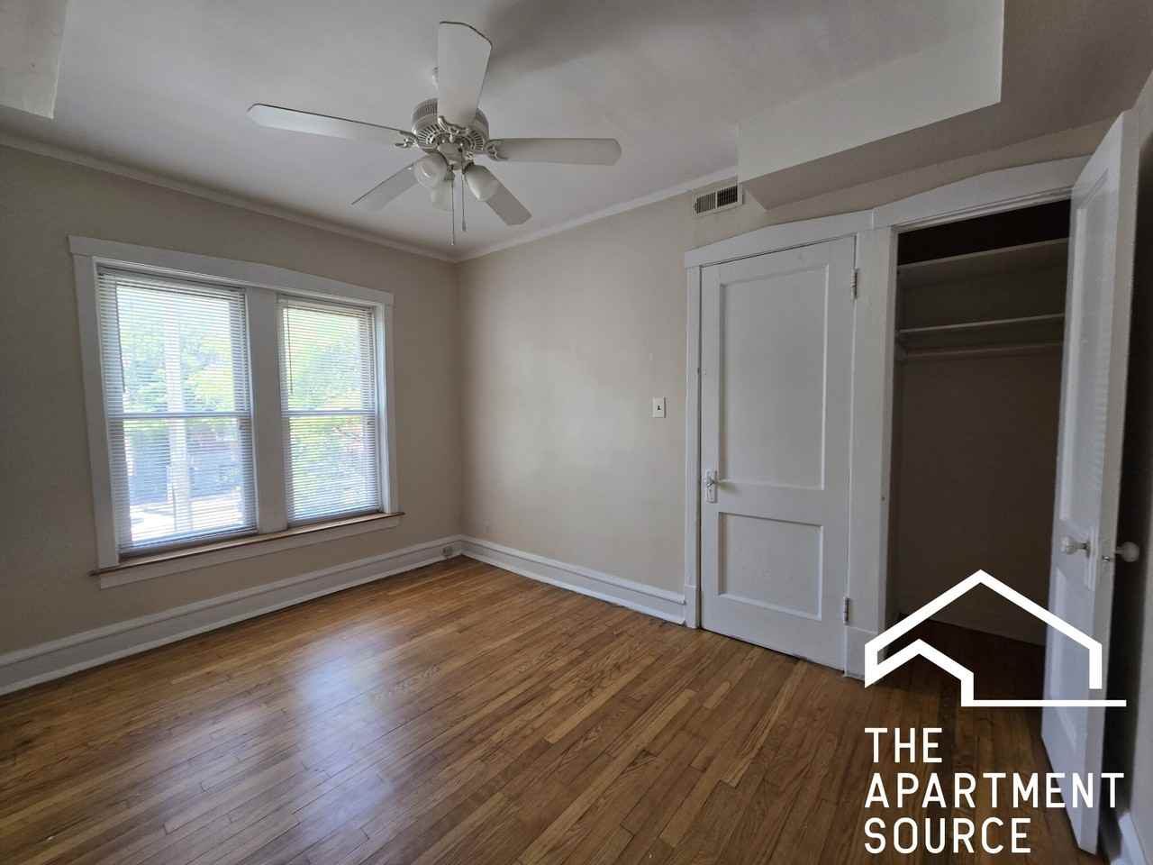 1969 W Foster Ave #1 - Photo 4 of 10