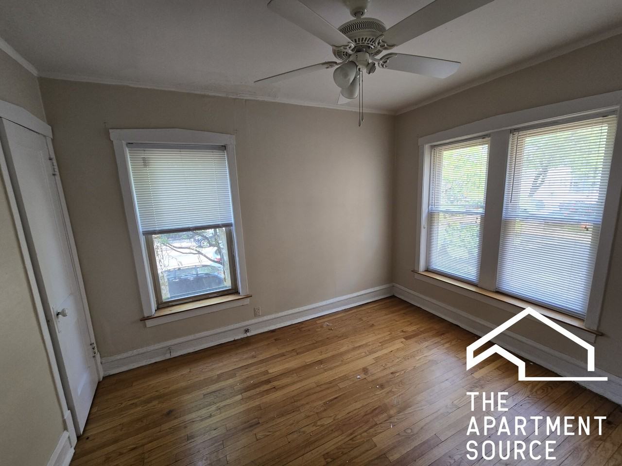 1969 W Foster Ave #1 - Photo 5 of 10