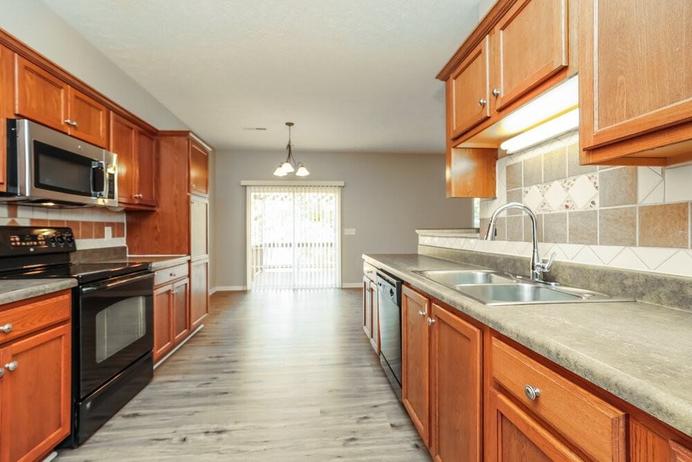 1260 Lasalle Dr - Photo 7 of 17