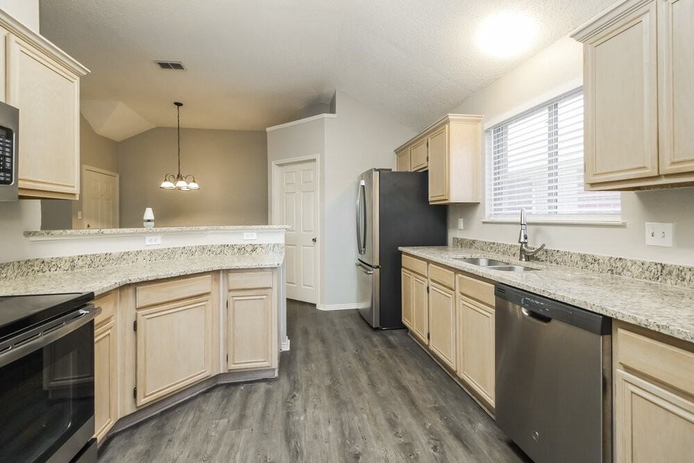 2721 Creek Crossing Rd - Photo 6 of 16