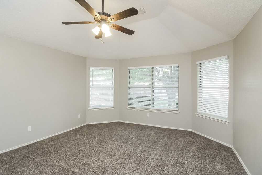 2721 Creek Crossing Rd - Photo 7 of 16