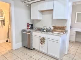 featured image of 1030 N Marshall St