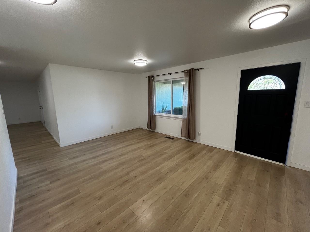 491 N Foothill Blvd - Photo 3 of 21