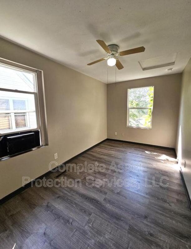 203 State St - Photo 2 of 5