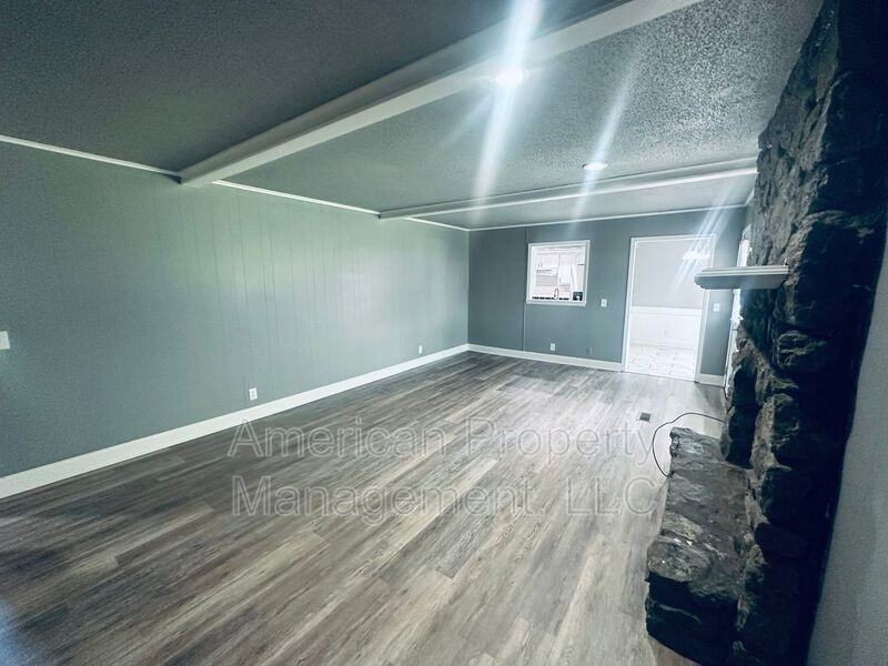 7050 E 71st Ct - Photo 3 of 33