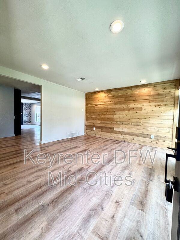 2703 Downing Ave - Photo 2 of 37