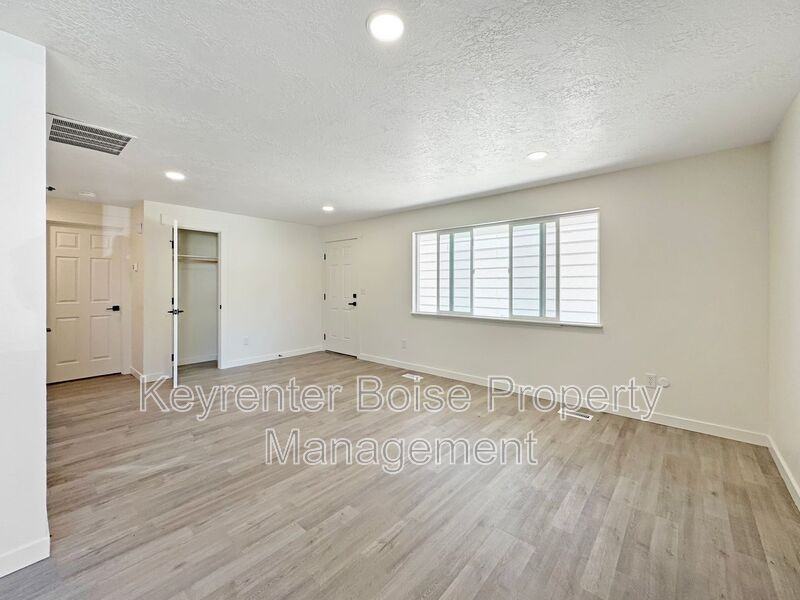 1243 S Security Ln - Photo 3 of 16