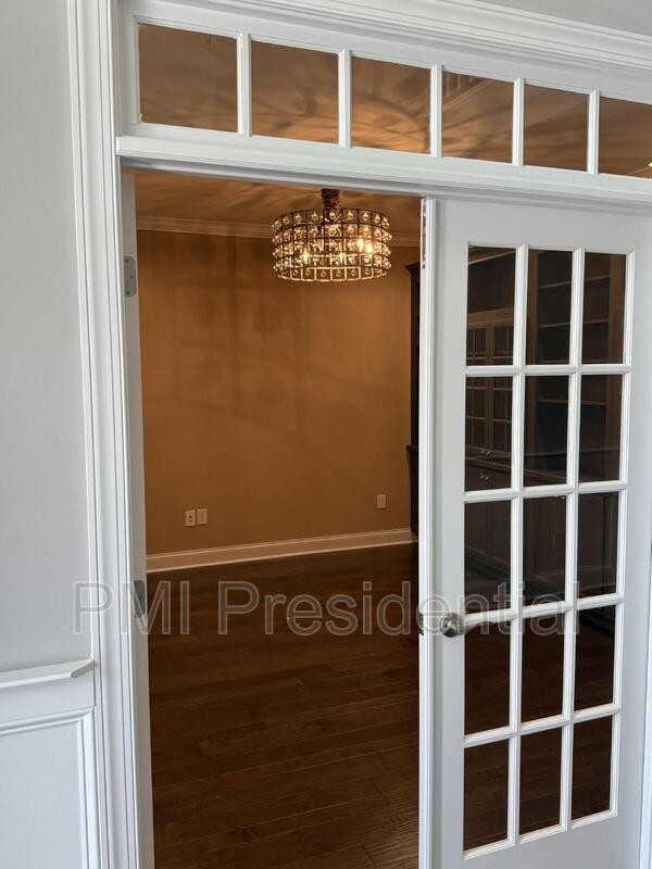 17919 Stonewolf Dr - Photo 4 of 20