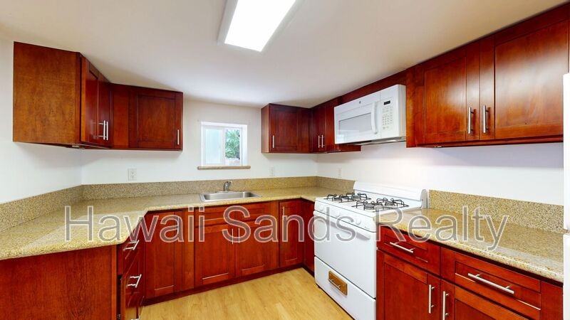 908 Kinau St - Photo 2 of 21