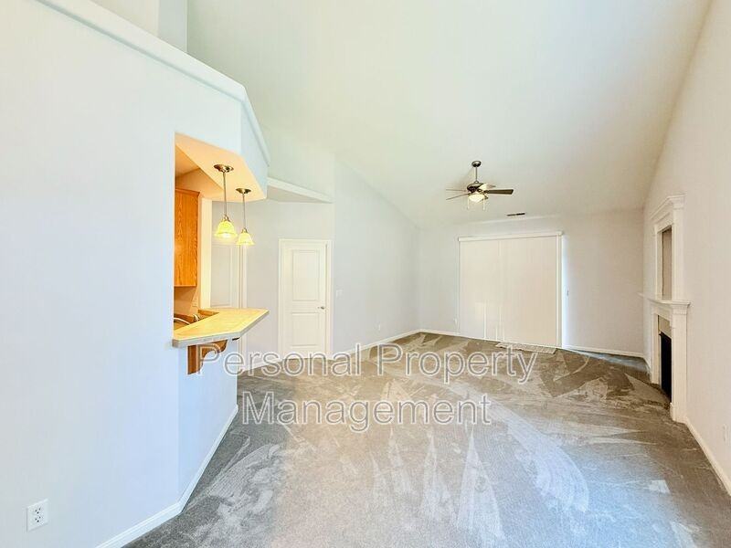 8019 Ne 22nd St - Photo 3 of 16
