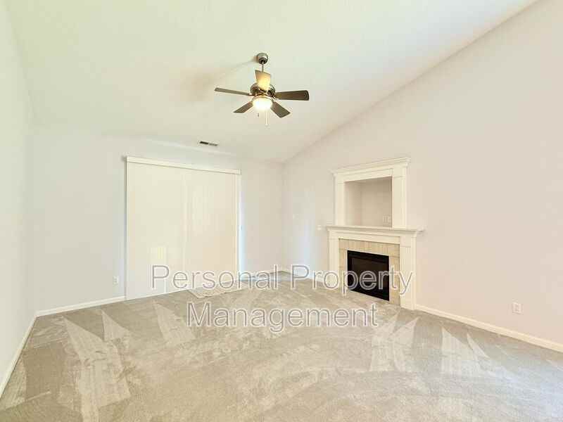 8019 Ne 22nd St - Photo 4 of 16