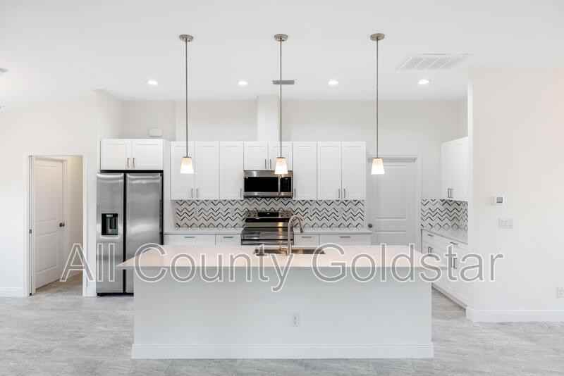 13442 Keystone Boulevard - Photo 4 of 11