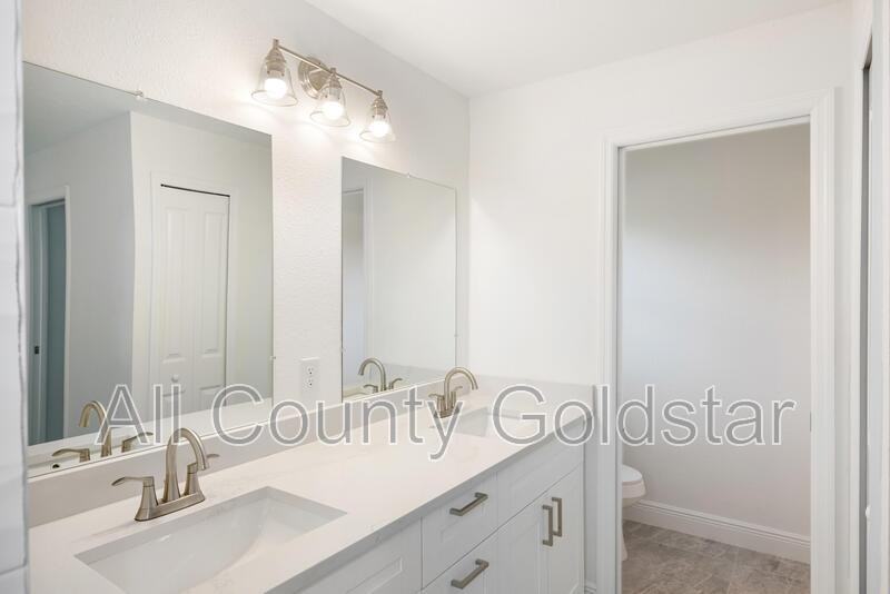 13442 Keystone Boulevard - Photo 7 of 11