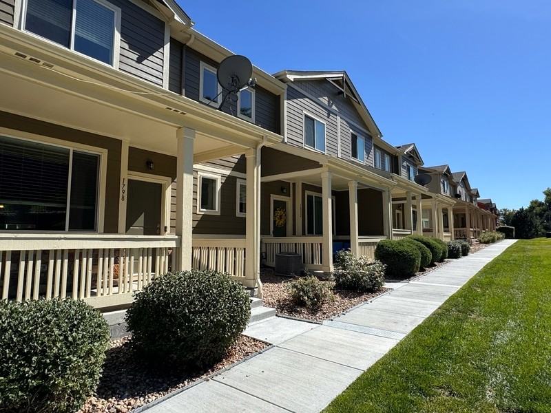 1798 Aspen Meadows Cir - Photo 2 of 34