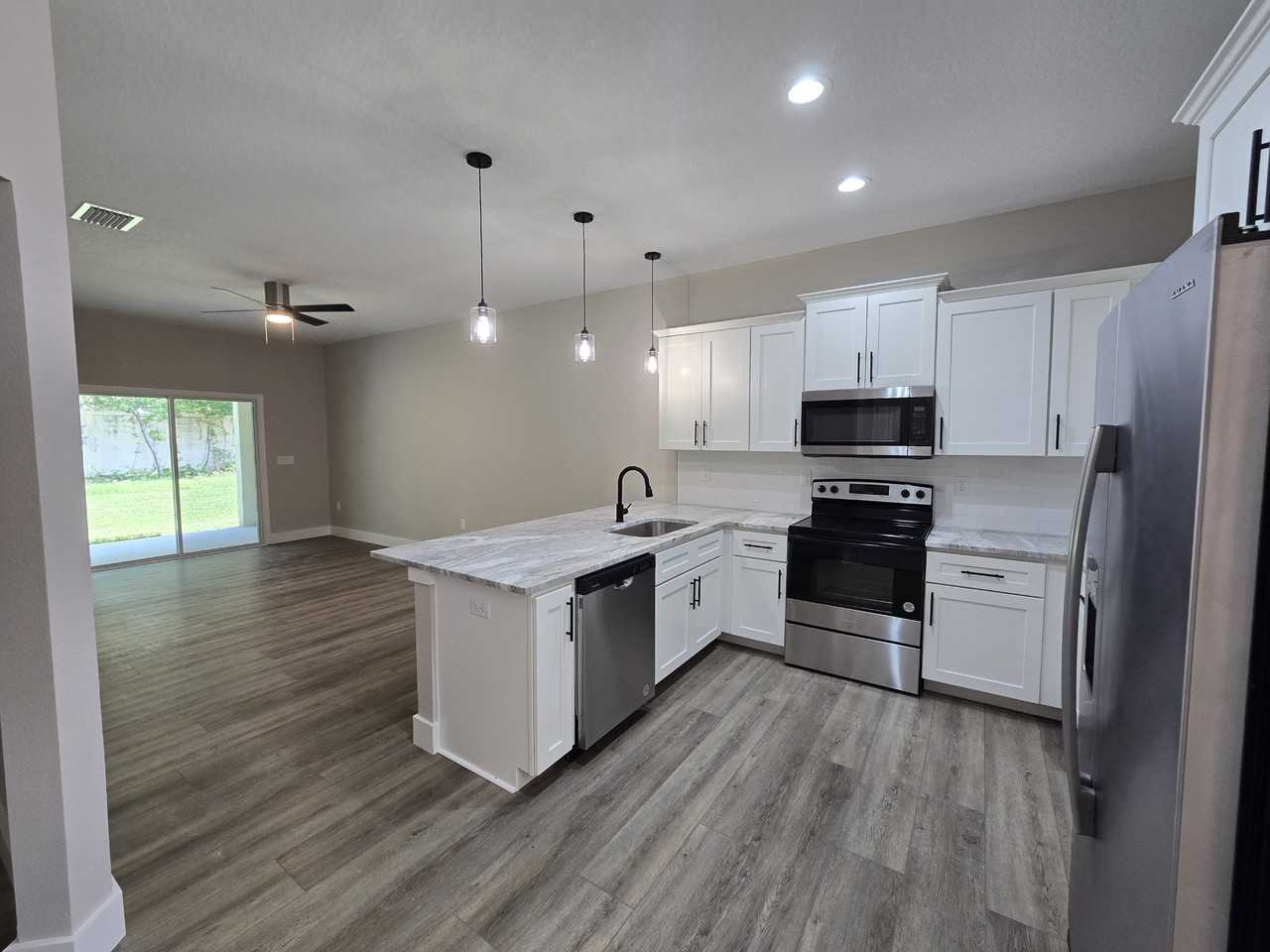 7495 Canterbury St - Photo 4 of 16