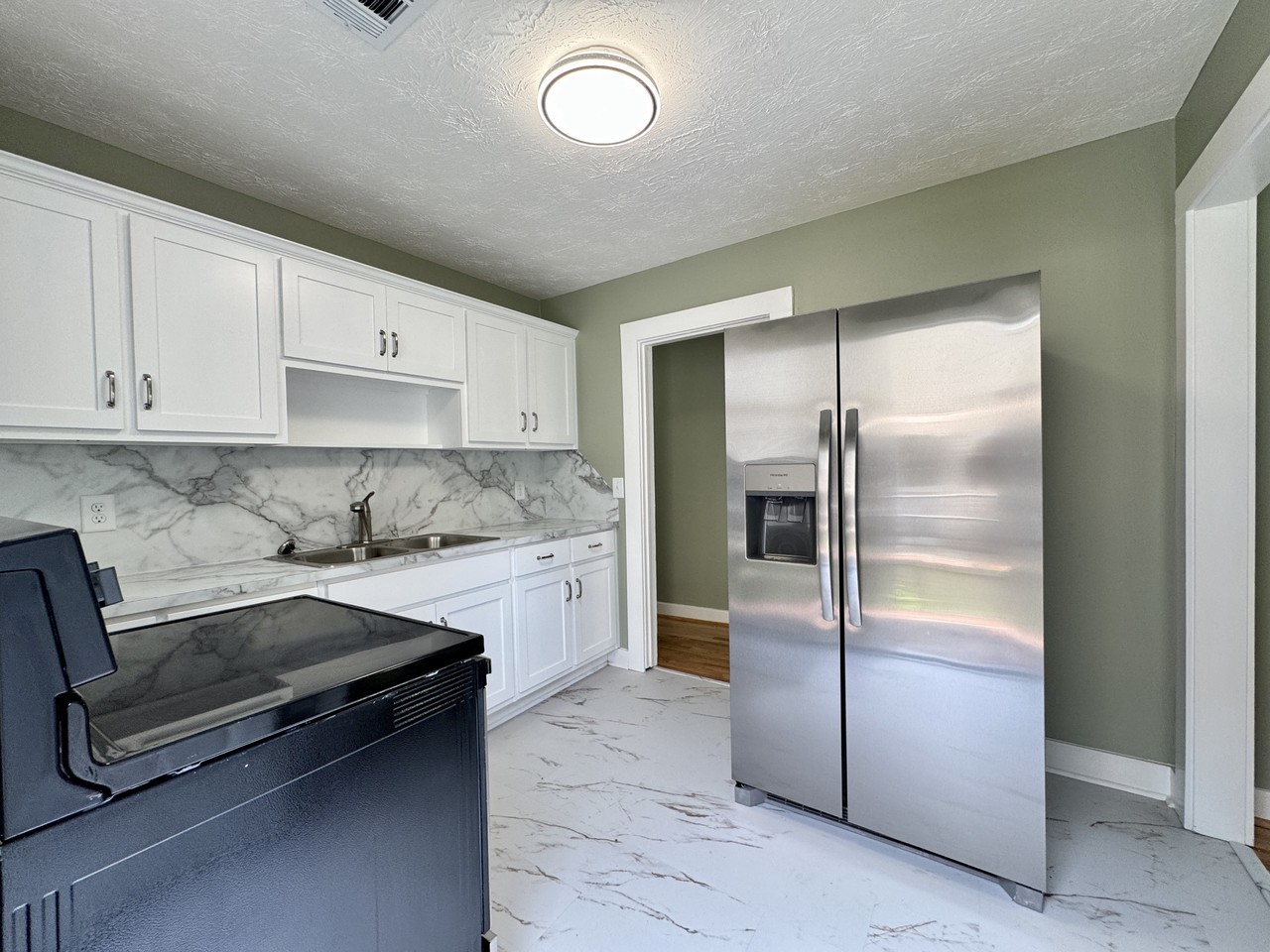 1406 Virginia St - Photo 7 of 11