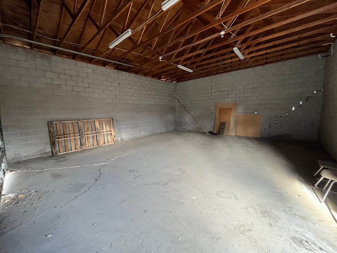 3100 Ws - Photo 2 of 4