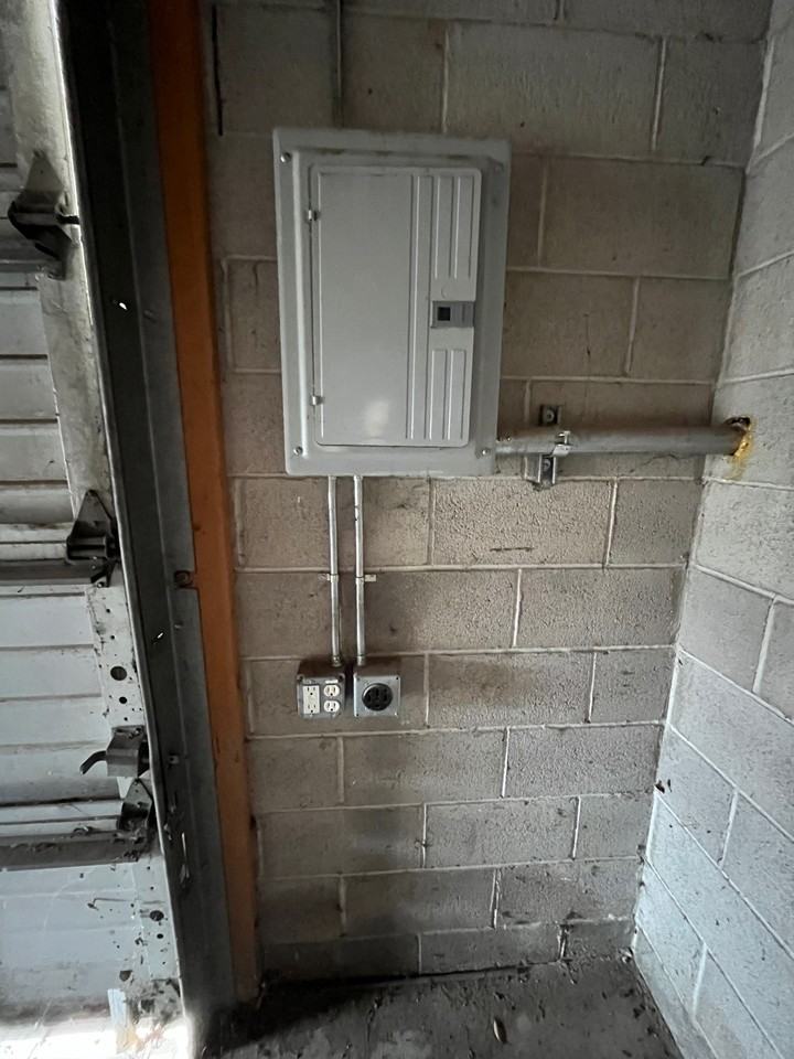 3100 Ws - Photo 3 of 4
