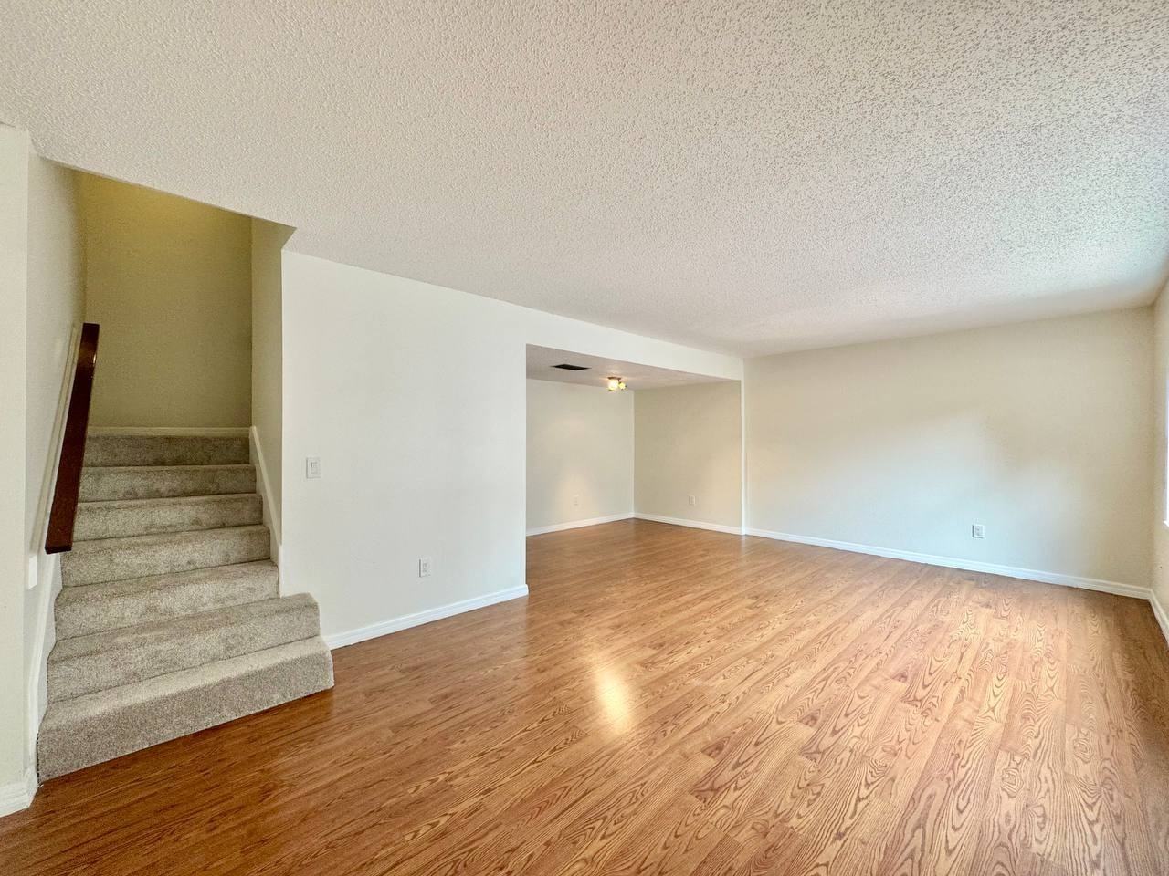 2537 W Maryland Ave - Photo 6 of 33