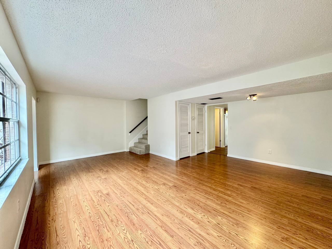 2537 W Maryland Ave - Photo 7 of 33
