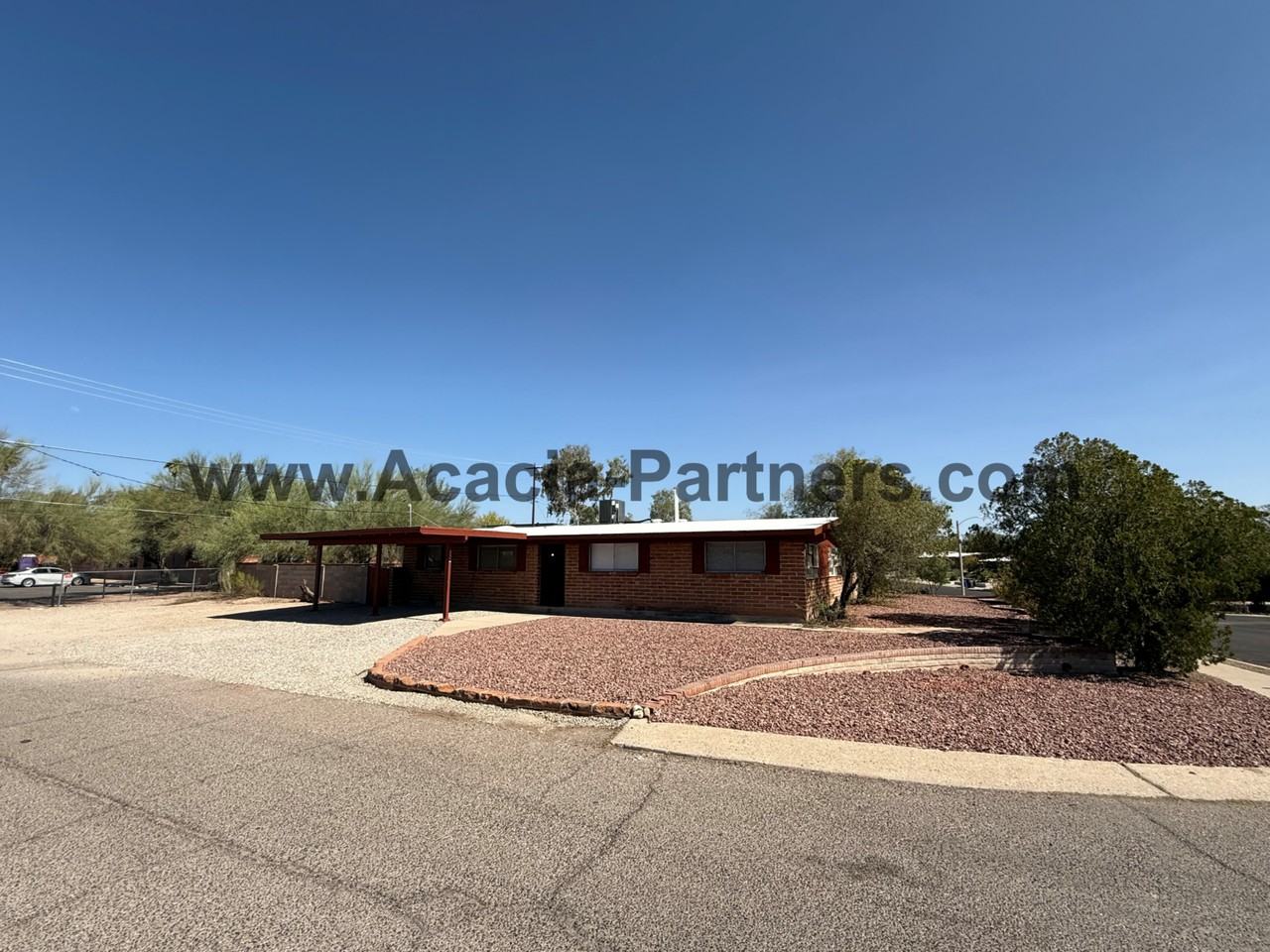 532 N Caribe Ave - Photo 2 of 35