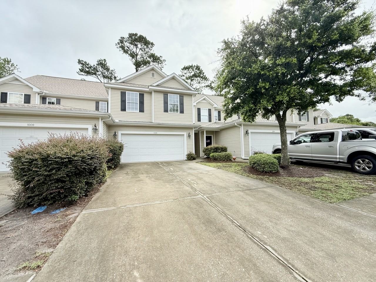1006 Fairway Ln - Photo 2 of 31