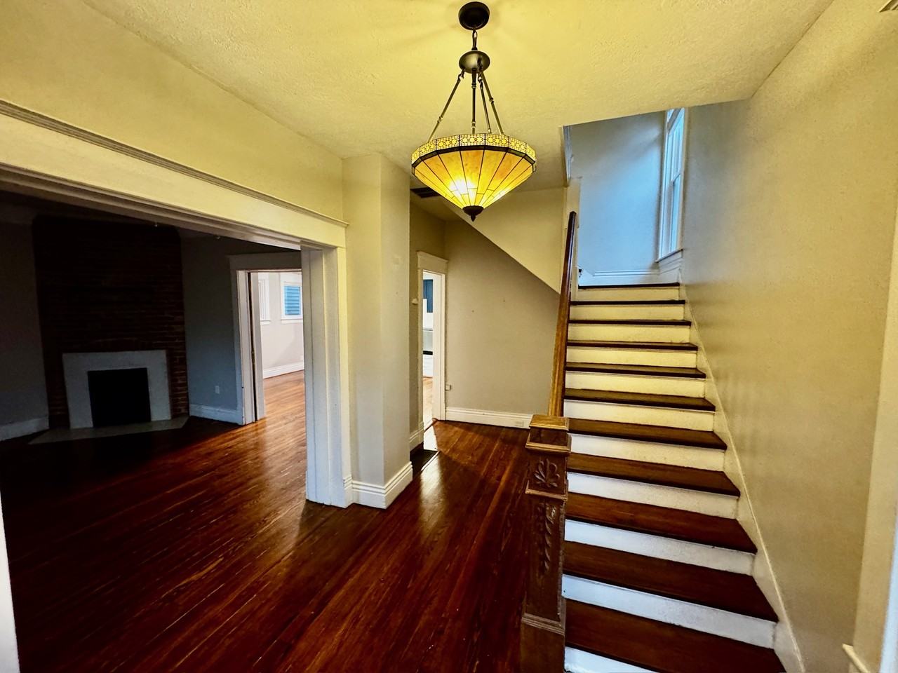 103 Waverly Ct - Photo 3 of 21