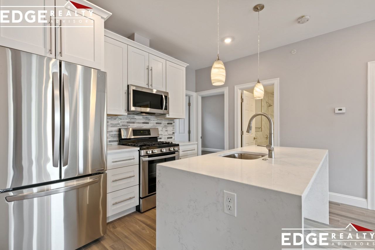 146 Sutherland Rd #3 - Photo 3 of 18