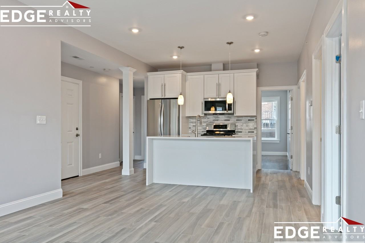 146 Sutherland Rd #3 - Photo 5 of 18