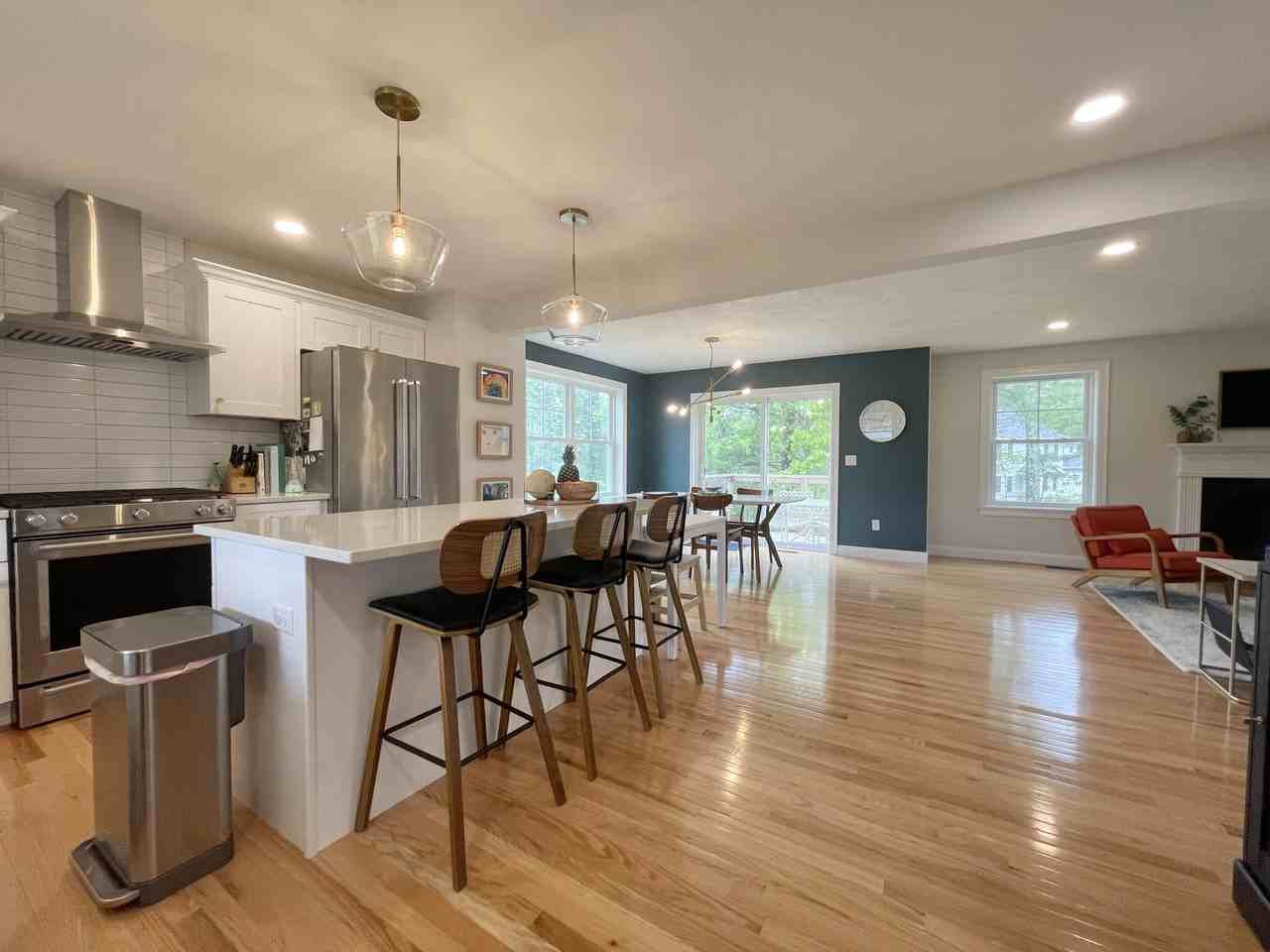 123 Pleasant St - Photo 2 of 50