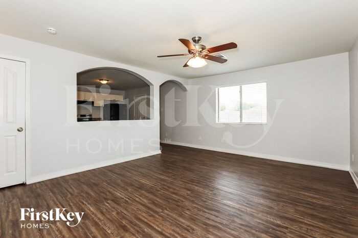 4739 E Sunland Ave - Photo 3 of 16