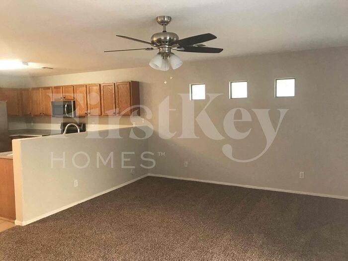 8334 W Hughes Dr - Photo 3 of 38