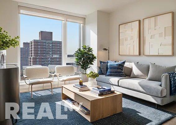 Suffolk St #2304 - Photo 2 of 10