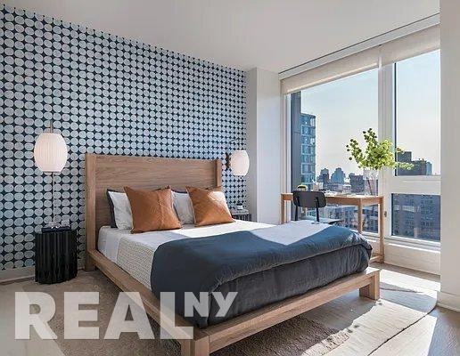 Suffolk St #2304 - Photo 3 of 10