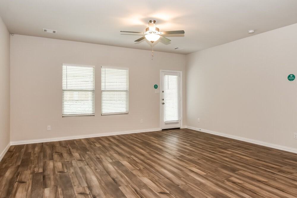 1411 Rolling Fox Dr - Photo 4 of 17