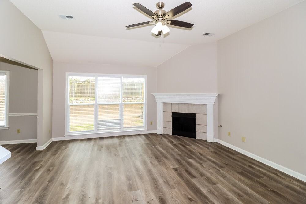 9355 Helmsley Dr - Photo 5 of 17