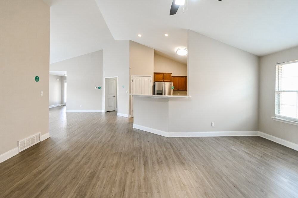2932 S Hartland Dr - Photo 3 of 16