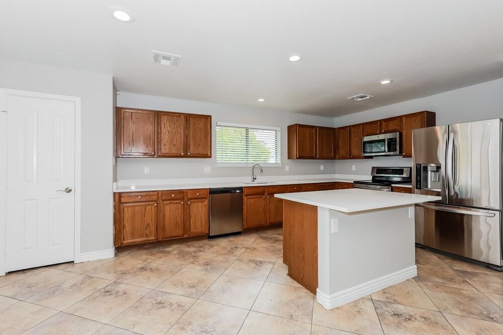 3914 S Ponderosa Dr - Photo 4 of 16