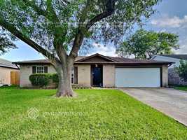 featured image of 9812 Robin St