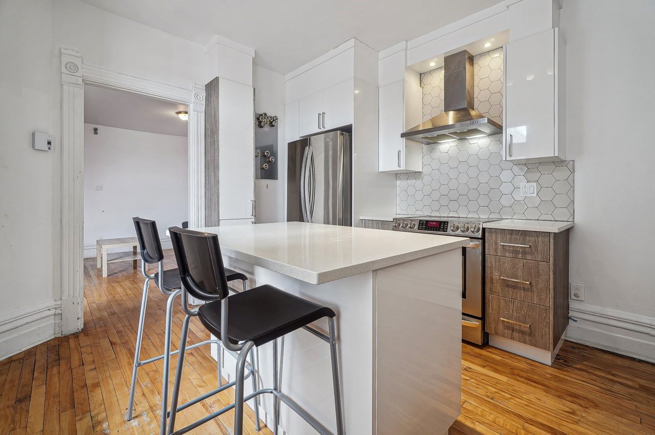 5427 Rue Saint-Urbain - Photo 2 of 18