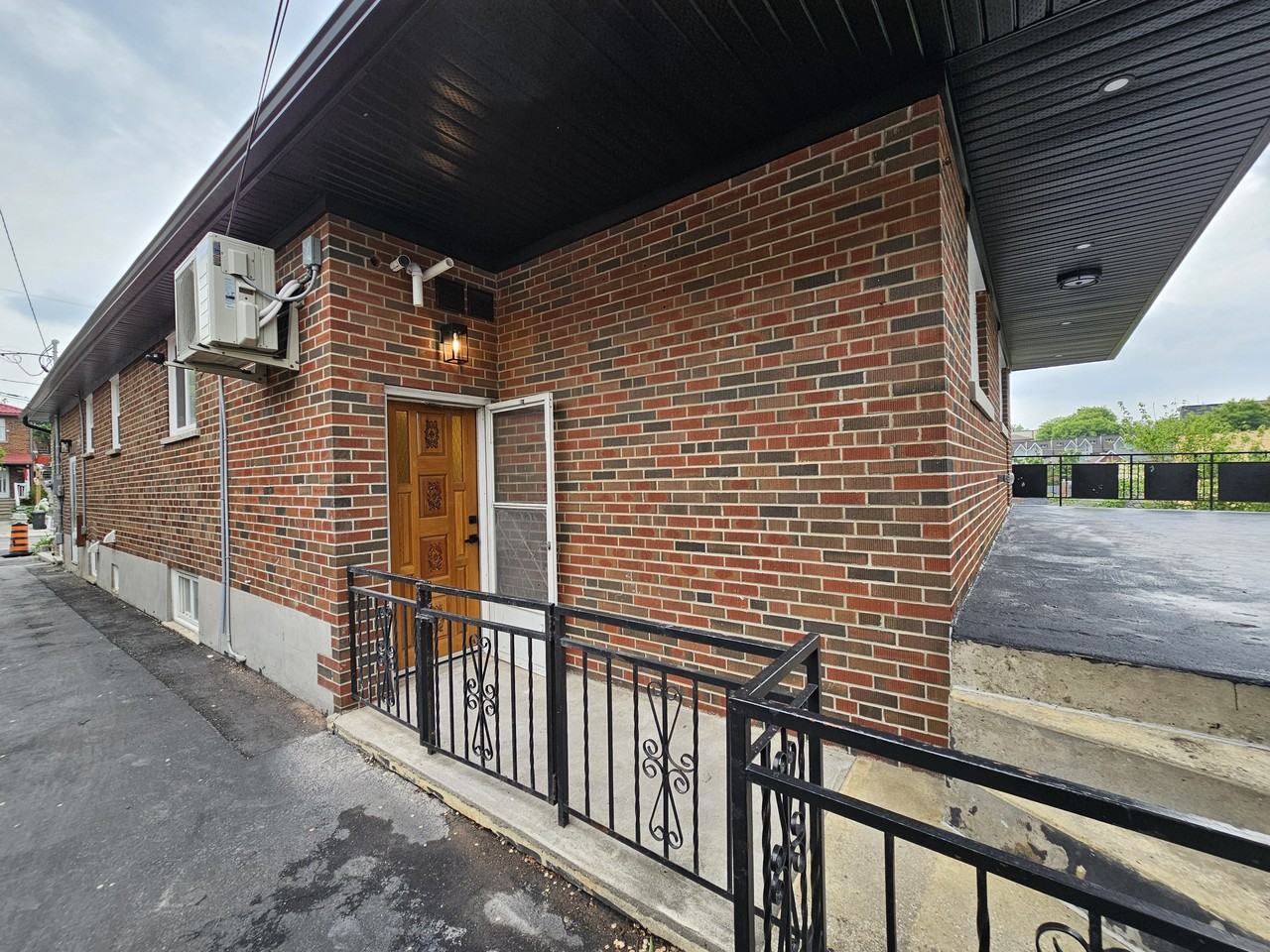 2170 Dufferin Street - Photo 4 of 17